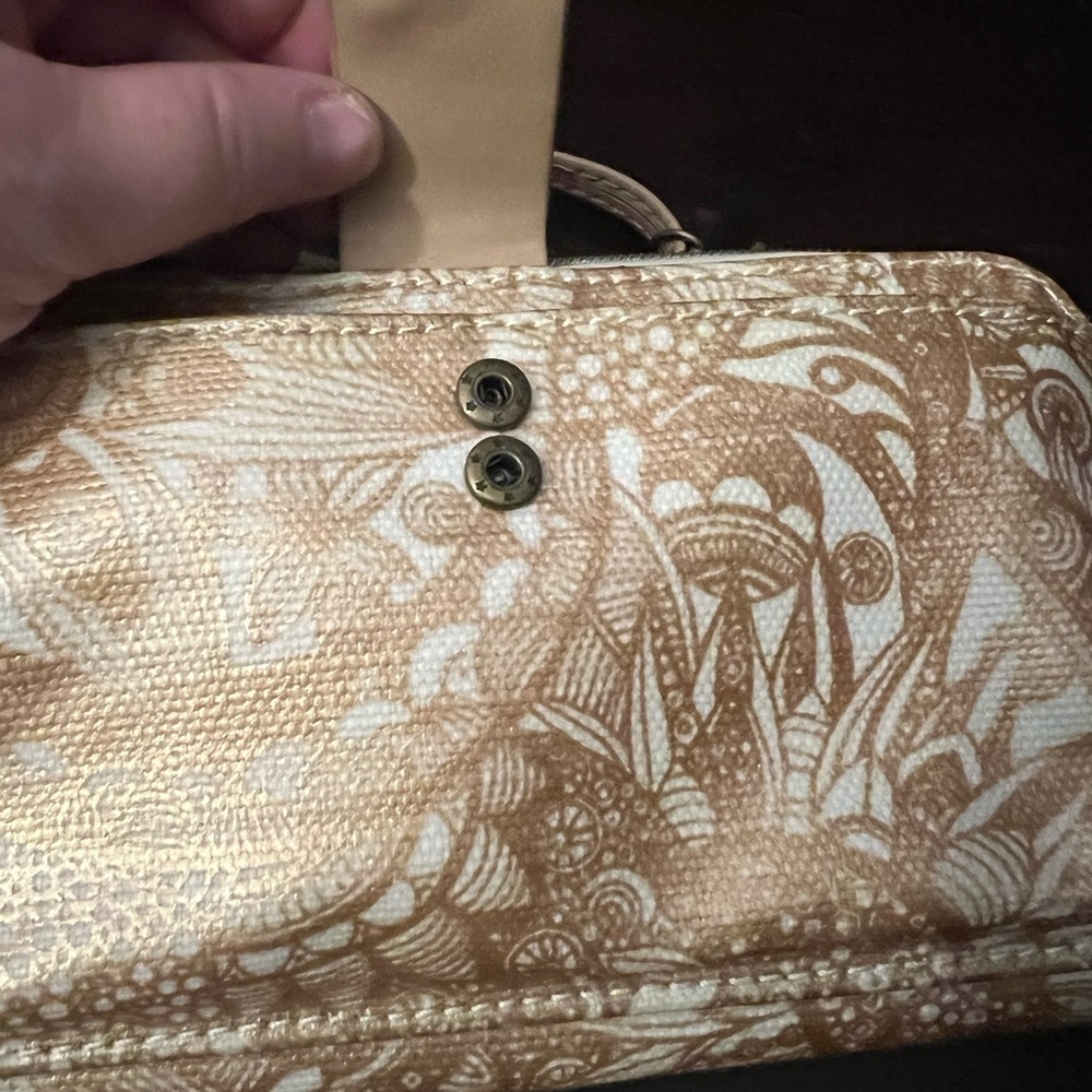 Sakroots Metallic Gold and Cream Crossbody Wallet - Picture 6 of 13
